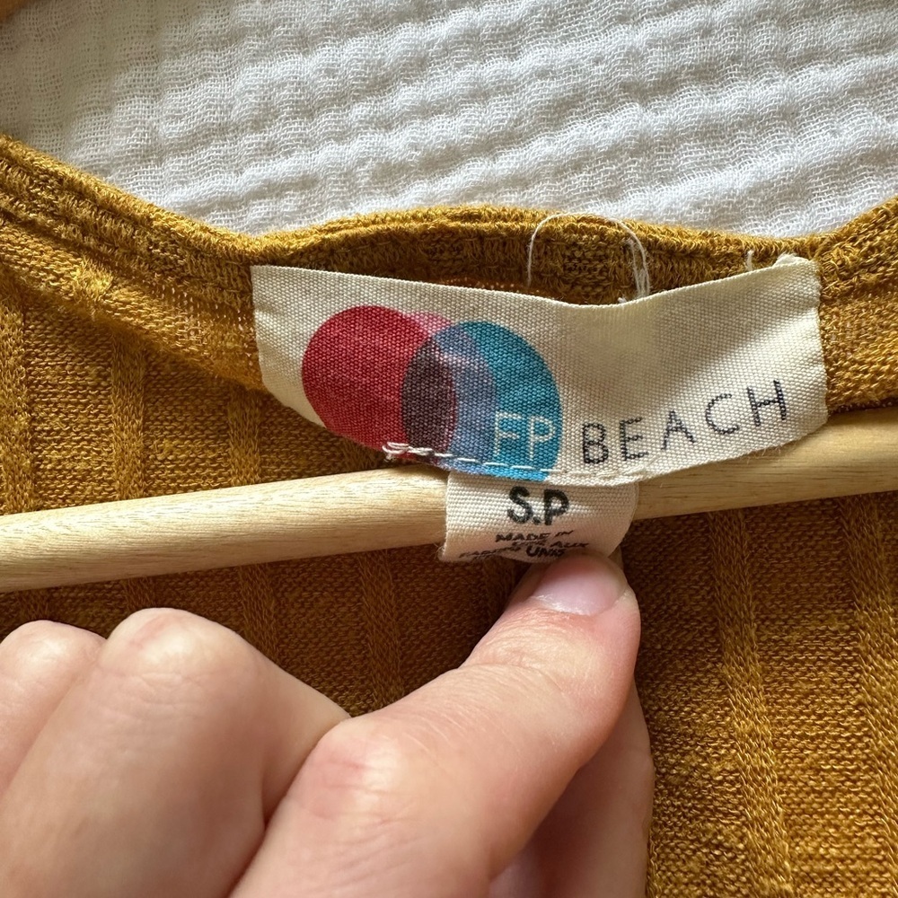 Free People Beach Mustard Yellow Knotted Front Crop Top Y2K - Picture 4 of 4